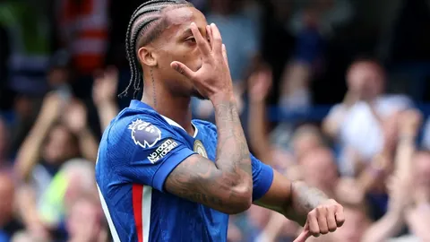 凯恩双响逆转基尔，拜仁再续联赛六连胜辉煌